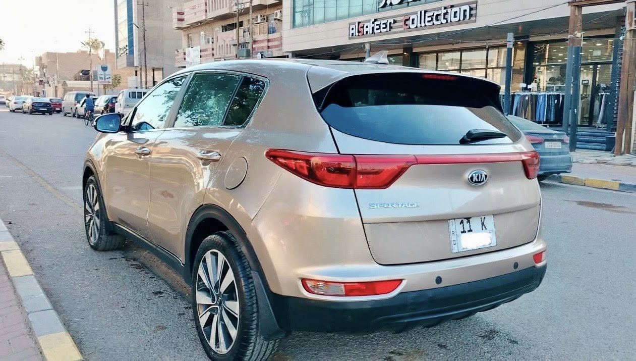 السعر 118 ورقة سبورتج 2017 خليجي 

كيا سبورتج 2017 خليجي شركة الدولية رقم بغداد محرك 2000 دوش  محرك كير كفالة 

تبريد قطعتين 
شاشة 
كامرة خلفية 
مري شفط 
مواصفات الدولية معروفة

ملاحظة
السيارة بيهة تبديل عرقجين مفتوحه من البنط وقبق الجنطة مبدل ومصبوغ السيارة مصبوغه عام 

ماشية 115 الف كيلو 

السعر 118 ورقة

الموقع بغداد حي الخظراء 

‭0770 003 0299‬
