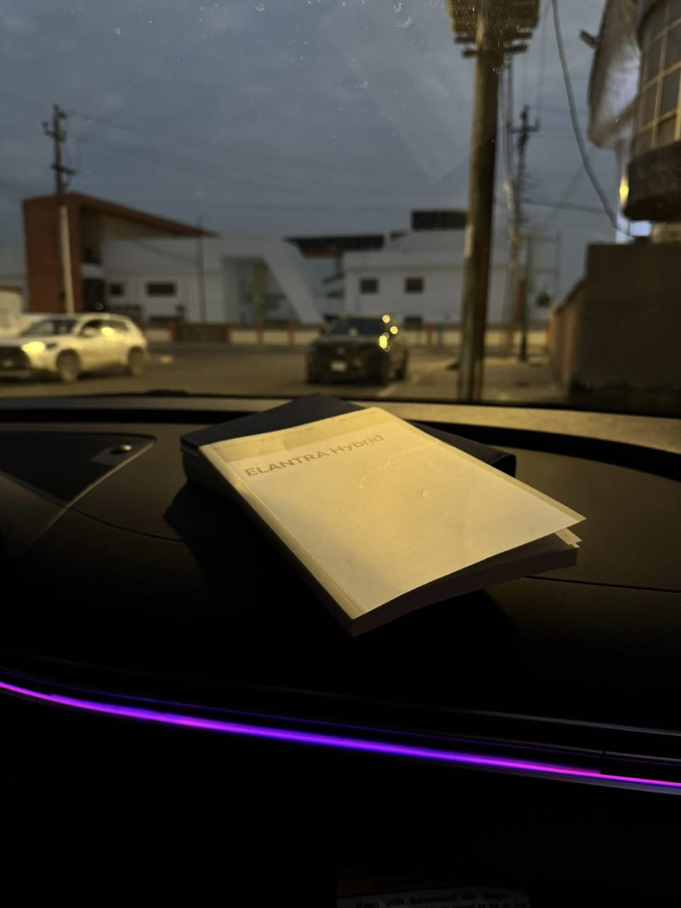 النترا أمريكي تقرير تعمل وتسير
. بصمة تشغيل عن بعد 

. كاميرا خلفيه 

.رادار امامي وخلفي 360درجه

.قياده ذاتيه مثبت سرعة 

.ثلاث انظمه قياده 

.سايد بريك دكمه 

.تحديد مسار توقف ذاتي 

رقم بغداد حره باسمي تحول ثاني يوم

سياره كفاله عامه ماشيه 17الف ميل بحاله الزيرو 

بصمتين أرضياتها بالصندوك بعدهن بالنايلون حيل جديده 

السياره هايبرد 

مكان السياره بصره

KMHLM4DJ1RU098288

السعر 175$ 

***********
