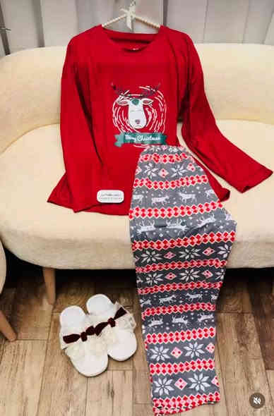 الله يوفقها دنيا وآخرة الي تعلقلي نخيت بس الكفو 
قياس ( 60 - 90 ) فري سايز 
السعر ١٠  الف 
خامه قطنية  درجة اولى
للحجز  واتساب ***********
