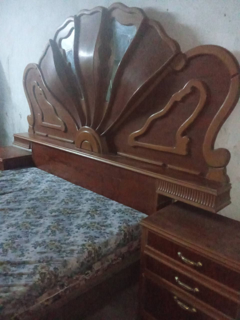 تخت للبيع نفرين خشب عراقي ثقيل بس شويه من يم رجلين تعبان نهايته 75الف


**إذا كنت صاحب هذا الإعلان وتريد حذفه لأي سبب، رجاءا أرسل رسالة إلى الدعم الفني**