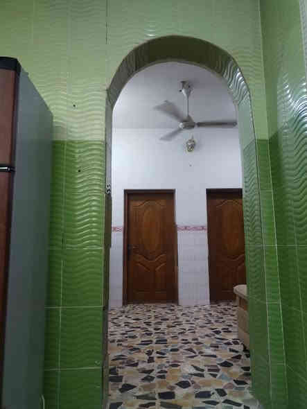 إعلان...
بيت للبيع مساحة 100متر واجه 8.5متر
طابقين في حي الحكم مقابيل خدمات 
الطابق الاول 
غرفتين وصاله ومطبخ وبراني وصحيات داخليه وخارجيه 
الطابق الثاني غرفه وصاله وصحيات ومخزن
يباع نقد ولايباع على المبادره 
السعر قفل 90
***********
