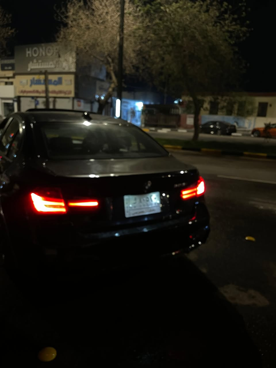BMW 328i 2014
محرك 2000 تيربو 4 سلندر
ماشية..91 الف كيلو
نضيفة كلش وماشاء الله كدام عينكم ربع متذب عليه 
فول مواصفات 
كير وكالة
محرك وكالة 
بيه فقط قطعتين 
مكانها بابل -شارع 60 
الهاتف ‭***********‬
اتصل وبيك خير وتدلل جوه السوك
