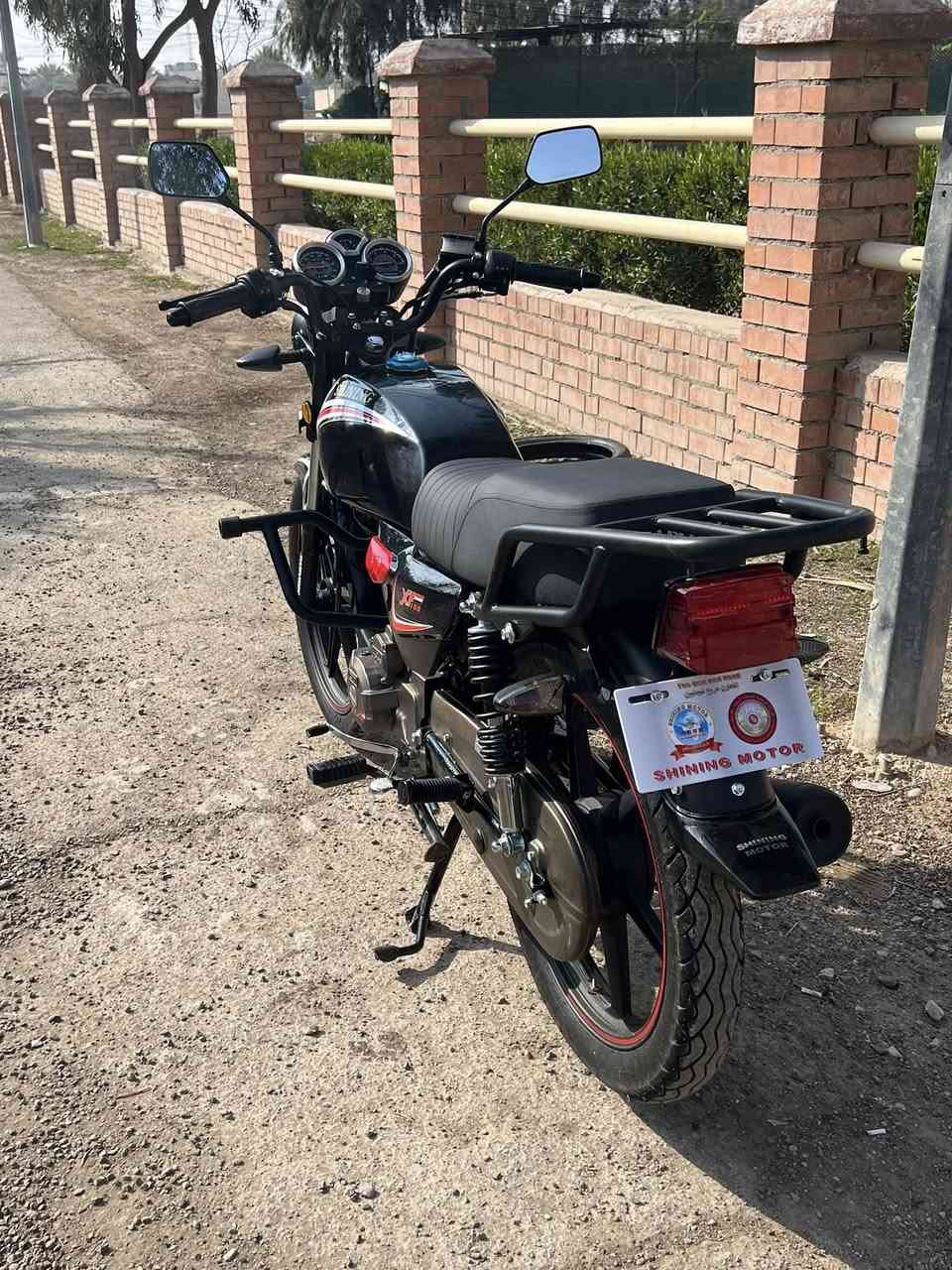 سلام عليكم للبيع دراجه شينك موديل ٢٠٢٣ضالو شهر من انشد دراجه بعده نضيفه أوراق اصولي السعر مليون و٣٠٠  مكان عنه رقم صاحب الدراجه ***********
