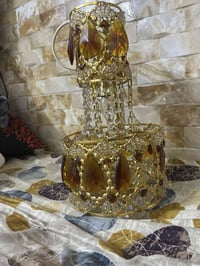 ثريه كلاسيك اللون ذهبي عدد ٣ اثنين منها صغار وحده كبيره السعر للواحده ...