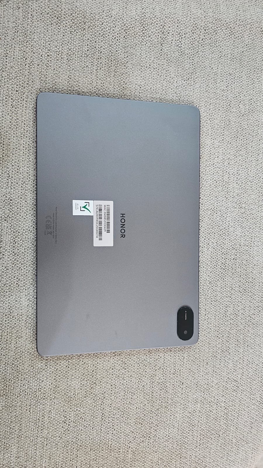 السلام عليكم ايباد HONOR Pad X8a 
البيع مستعمل كلش قليل تقريب 8 ايام  اخو الجديد
نظافه ١٠٠٪؜
كل ملحقاته موجوده كارتونه شاحنه كفر 
مكاني بغداد 
السعر  ٣٠٠ بي مجال قليل 
تواصل ع الرقم 
***********