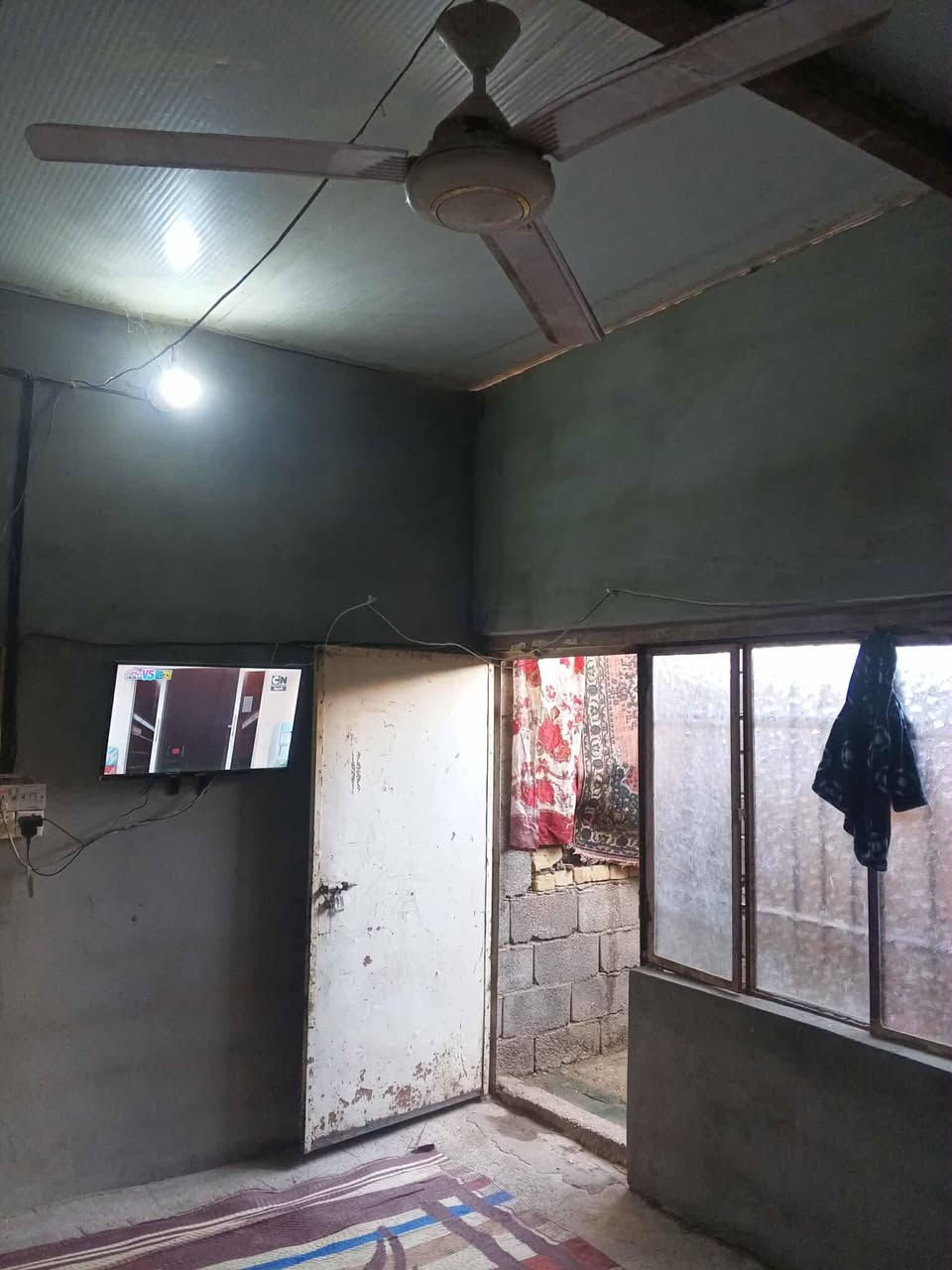 كوت السفحه الولى مشتمل ١٠٠م بشارع سكلات بناء بلوك سكف سندويج الغرفه ولهول ملبوخات ولمطبخ وستقبال مالبوخات مكان  بل توزيع الجديد  سعر ٢٧ تفاصيل اكثر رقم راعيه خاص


**إذا كنت صاحب هذا الإعلان وتريد حذفه لأي سبب، رجاءا أرسل رسالة إلى الدعم الفني**