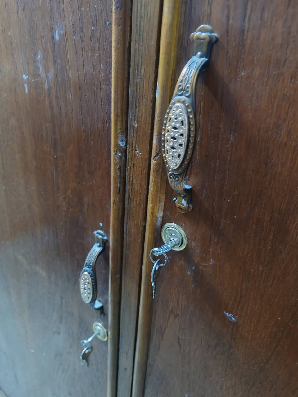 سعره ١٠٠ الف صاج عراقي
بغداد الكرخ
***********
