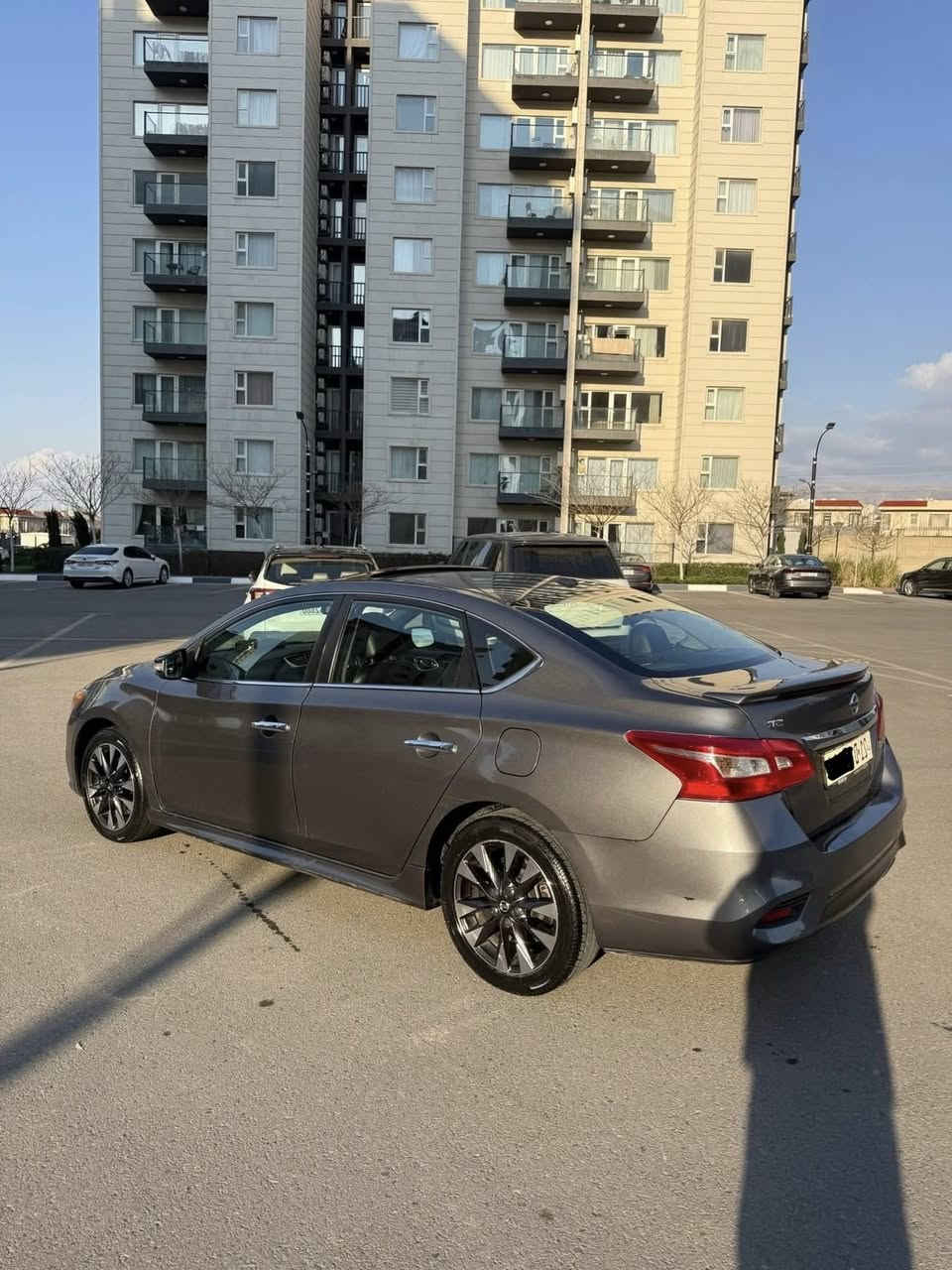 Nissan sentra 2019 SR

شاشە گەورە بەصمە سنوق و سەغال
کوشن جلد و هیتەر یەک پارچە گوراوەی نییە 
سەنەوی بەسەر نەچووە بەناو خومەوەیە
مەکینەی گەورە ١٨

سەیارەکە هیچی نییە بێ دەعم هەمووی خاوێنە بەس بونیدی لای خومان بویاغە بێ ناوگرتن پشت و پێشی مەکینەی نەکراوەتەوە بە شەرت

ژمارەی خاوەنی
***********

بو بینینی بابەتی زیاتر فولومان بکەن ✅
#unitedautomotors #KurdistanCars #ErbilCars #NissanSentraSR
