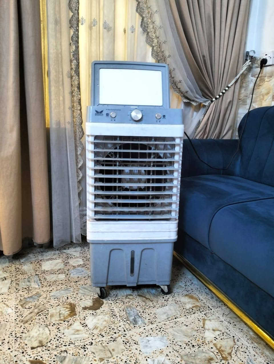 أغراض للبيع شغالات ع فحص مكان شعب نهاية الفورتات يوجد توصيل ***********
