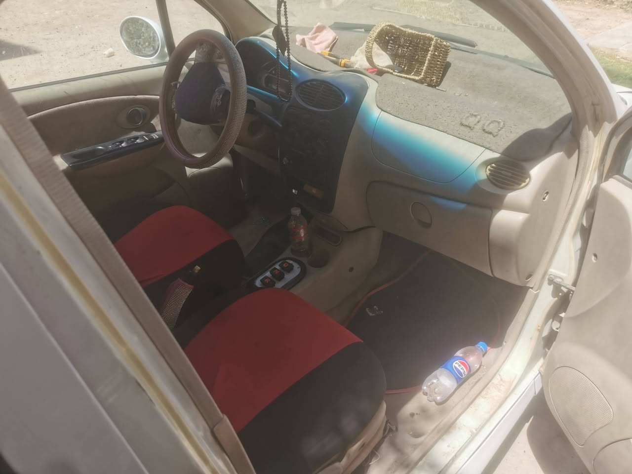 السلام عليكم كيو موديل 12 كير محرك نضاف كيرها محوله دكم موعصه وكلسع عاطل سياره نضيفه نقصها بس التبريد بيه ليك مكان السياره الدوره  سعرها 25 قفل  ***********
