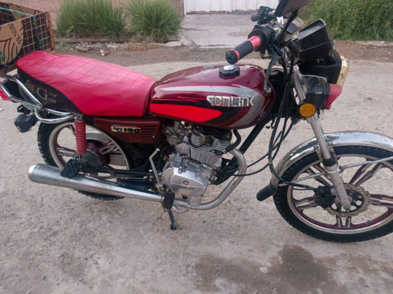 دراجة سيفان موديل 22دراجة كامله محرك مكفول بعده بلاد مكان ديالى دلي عباس سعر 475التواصل عله الرقم ***********
