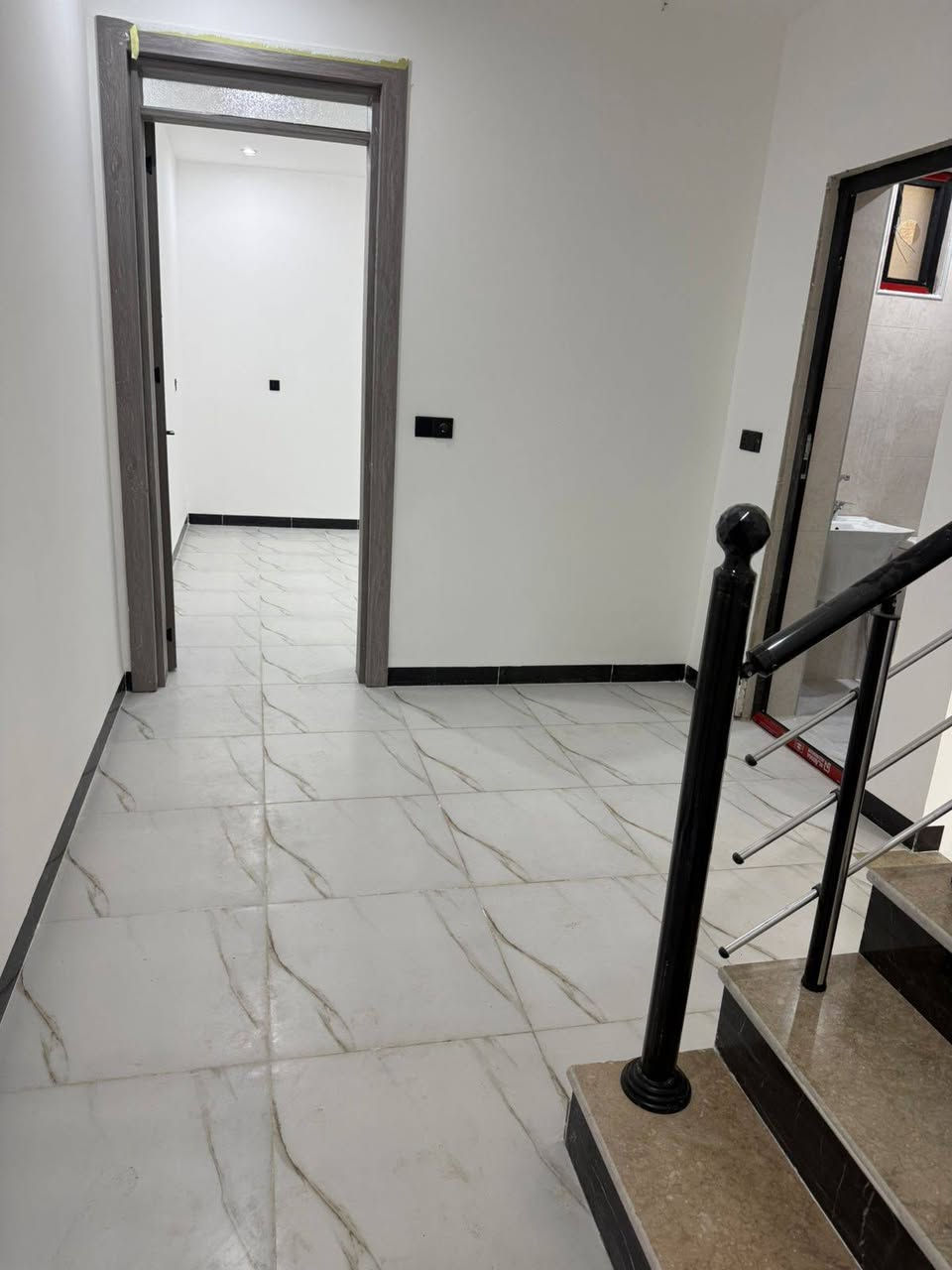 للبيع بيت بناء حديث
مساحه، 65م شارع سليم
قرب اسواق النبأ العظيم 
طابقين 3غرف نوم وصاله
 ومطبخ وصحيات  
للاستفسار مكتب منير درويش للعقار 
موبايل واتساب ماسنجر 
***********
