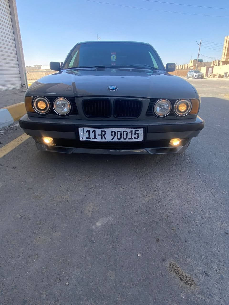 السلام عليكم .. الحلال للبيع
بيئم.  موديل 1991 مسكر 525/بسعر مناسب جدا 59 وبيها مجال 
كير اوتماتيك مكفول بلاد اوتو 
صدر امامي خلفي جديد.  تخم تاير ويل خليه بلادي
محرك /كير /صدر /كهربائيات كله /شرط 
الموصفات سنتر لوك. /سلايت طكتين السياره فول 
داخل صاج كشنات M بلاد غرفت السياره جديده 
السياره مصبوغه عام جمالي بدون  دواخل بدون كلشي 
رقم بغداد 11 الجديد بسمي سنويه جديده مشروع وطني 
السياره جاهزها ألف متصرف عليها   مكان السياره تكريت القادسيه.   رقم ***********
بسعر مناسب جدا 59 ورقه وبيها مجال
