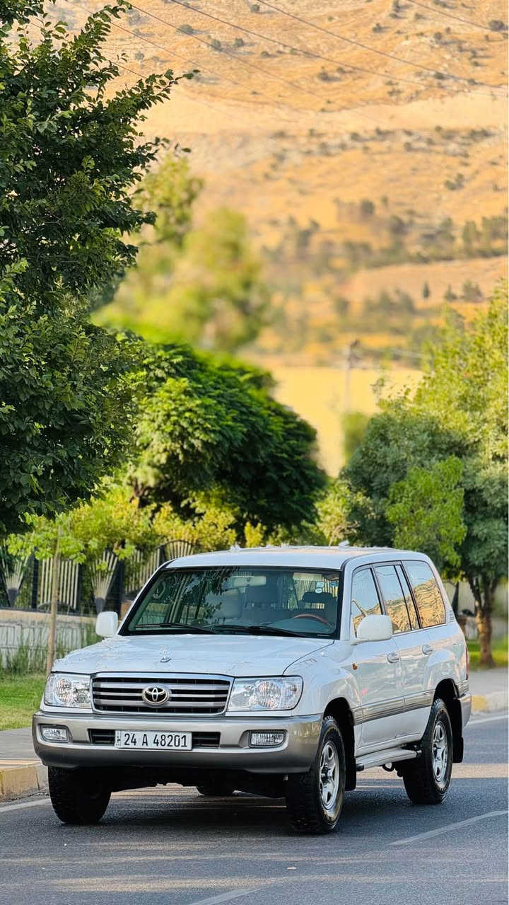 کوردی
سەرەتق بەناوی خوای گەورە تۆیۆتا لاندگروز مودیل ٢٠٠٣ مواسفات GX سێ روبعی ناوزەرد و سەلاجە و جام کارەبا 
سەیارەکە زۆر زۆر ڕێک و پوخت و جوانە سەیارەکە بێ بۆیاخ و شوخت و چاڵە نمونەی جوانیە لە رەسم چۆنە لە واقعی جوانترە گیێر و مەکینە و اکسل و کارەبایی و تاخم پێش و دوای هەموو بەشەرتە دینارەک نەسروفی تێدا نیە رەقەم و سەنەوی نوێیە 
سعری ١٨٩ گەلا و کەمەک مەجال بۆ زانیاری زیاتر ***********_*********** ناونیشان کۆیە
عربی 
سلام و علیکم اخوان 
تۆیۆتا لاندکروز مودیل ٢٠٠٣ مواسفات GX ی داخل بیجی و سلاجە و جام کهربا و داخل فورمیکا 
سیارە حلوە دعامی لدعامی بشرت بدون سبخ و  بدون شوخت بدون نقطە کل علی وضع شرکە 
گیر محرک اکسل کهربایی و عدادات کلە بشرط  رقم سنویە جدید سعر ١٨٩$ ورقە و بیە شویە مجال لتفاصیل ***********_*********** مکان کویسنجاق كويسينجاك, أربيل

