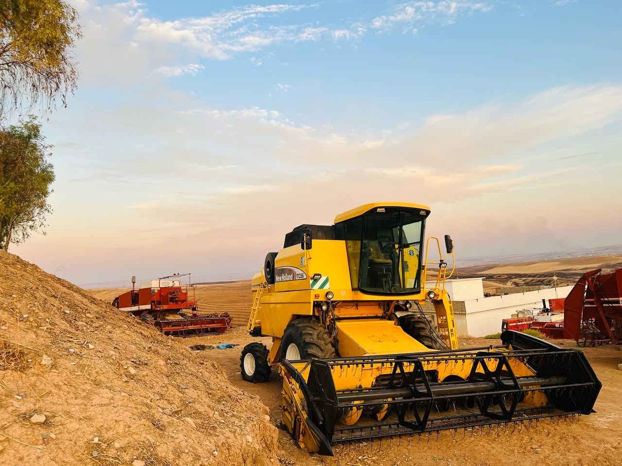 للبيع حاصوده نيو هلندى موديل 2004ده بل درام هايدرو ٥ بلم نضيف ***********
