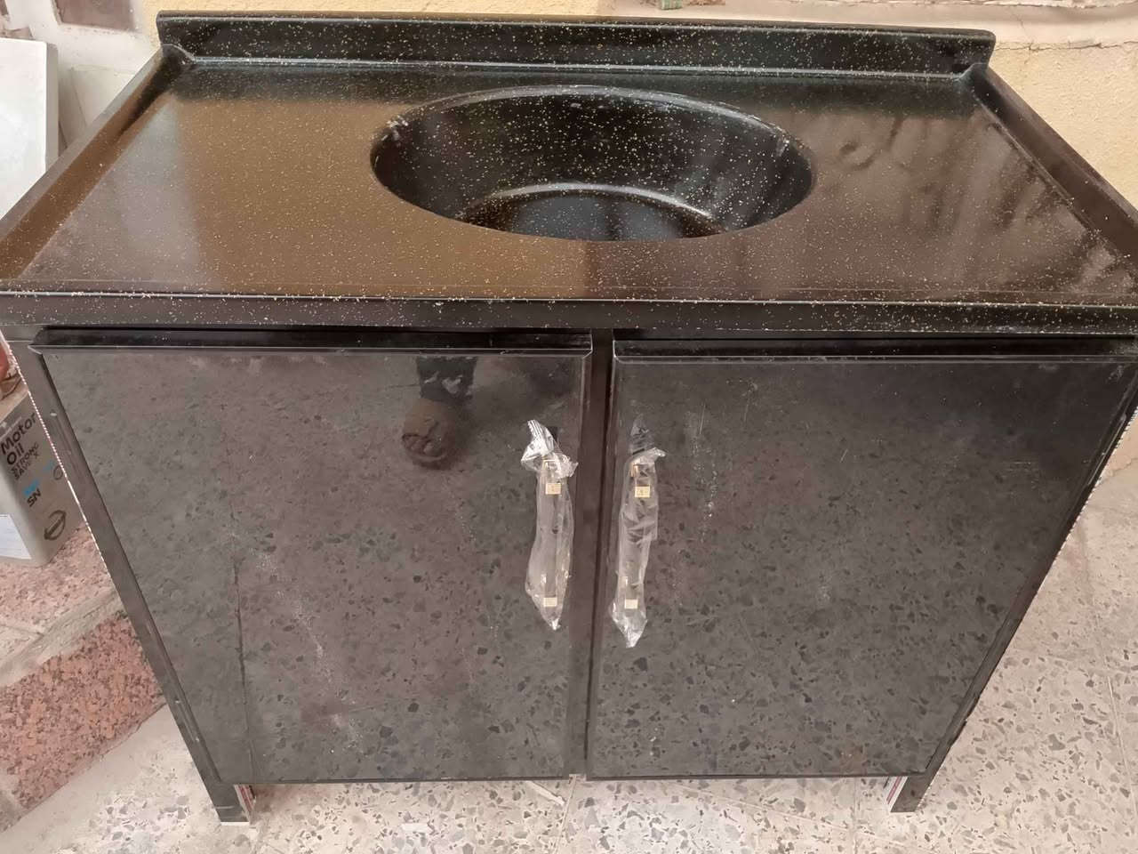 سنك متر مرمر جديد سعر 140 توصيل موجود جميع مناطق البصره حجز وتساب *********** شغل تزكام ومغلف بلاستيك من الداخل ضد الماء البصرة, العراق
