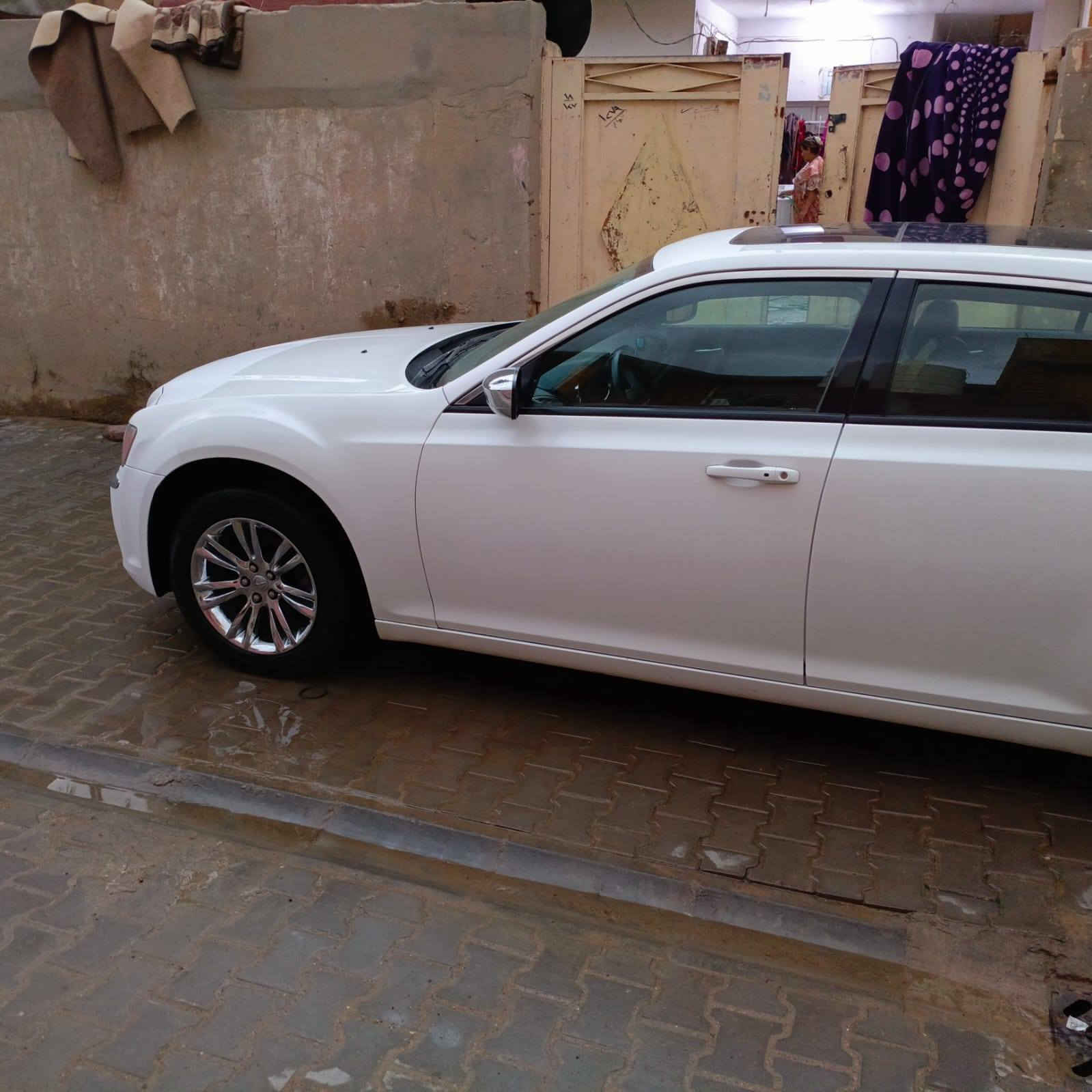 السلام عليكم 
كلايسلر2014☘️
300S
فول مواصفات مزوعة مواصفات 
السعر 155بيهة مجال 
تفاصيل اكثر اتصل ***********
300S
