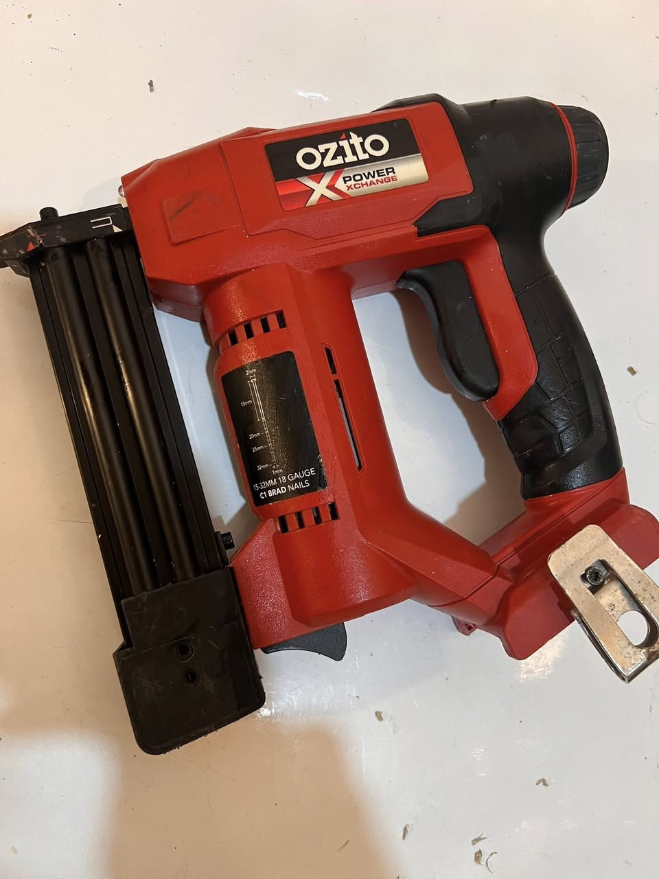 سلام عليكم مسدسات ملبسات وبسامير عدد ثنينن  + منعمه اوزيتو تريد كامل او فارغ موجود اطلب السعر رح يجيك بلتعليقات وشكرا


**إذا كنت صاحب هذا الإعلان وتريد حذفه لأي سبب، رجاءا أرسل رسالة إلى الدعم الفني**