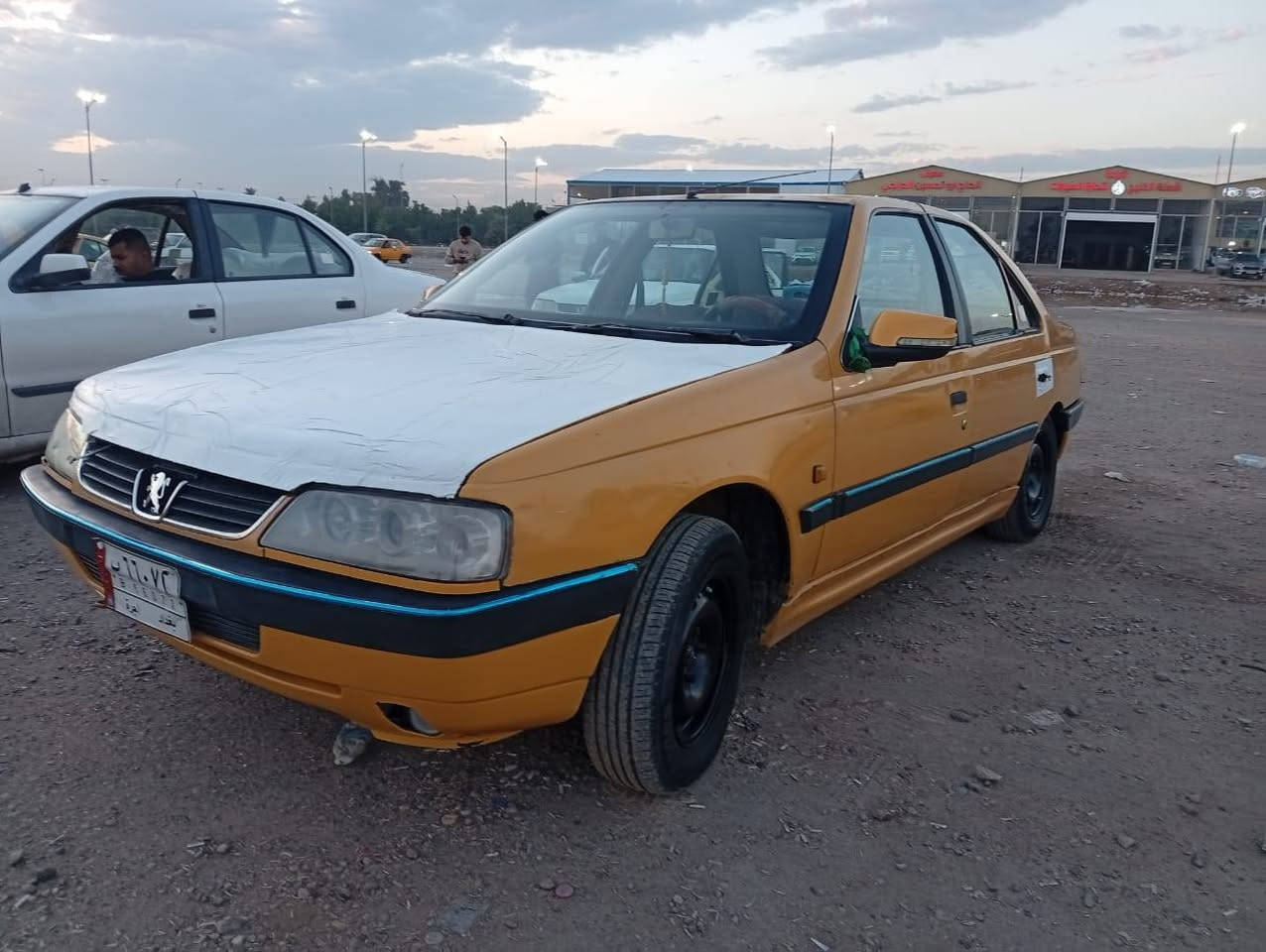 سلام عليكم { بيجو جيل اكس 12 ] سياره جاهزه كير مكينة جدد
تخم تاير جديد حداديه امامي خلفي جديده
 سنتر لوك سياره بسمي تحويل ثاني يوم 
[عليها غرمات ٥٠٠]
[عليها هيئه  ٥٠٠]
تريد تستلم صافي 
تريد ينزلن من سعر السياره 
مكاني بغداد المدينة ام الكبر السعر 30
هاتف ***********
