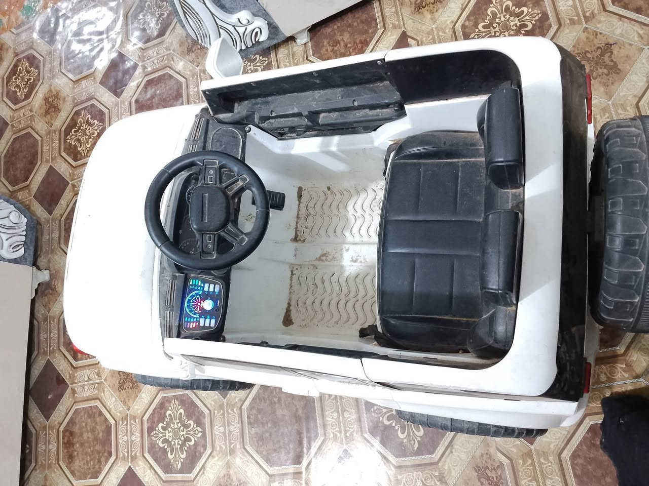 سياره شحن كلشي مابيه الريمون والشاحنه موجودات وعل الفحص السعر ١٠٠ وبيه مجال مكاني ديالى الخالص حي الزهراء ***********
