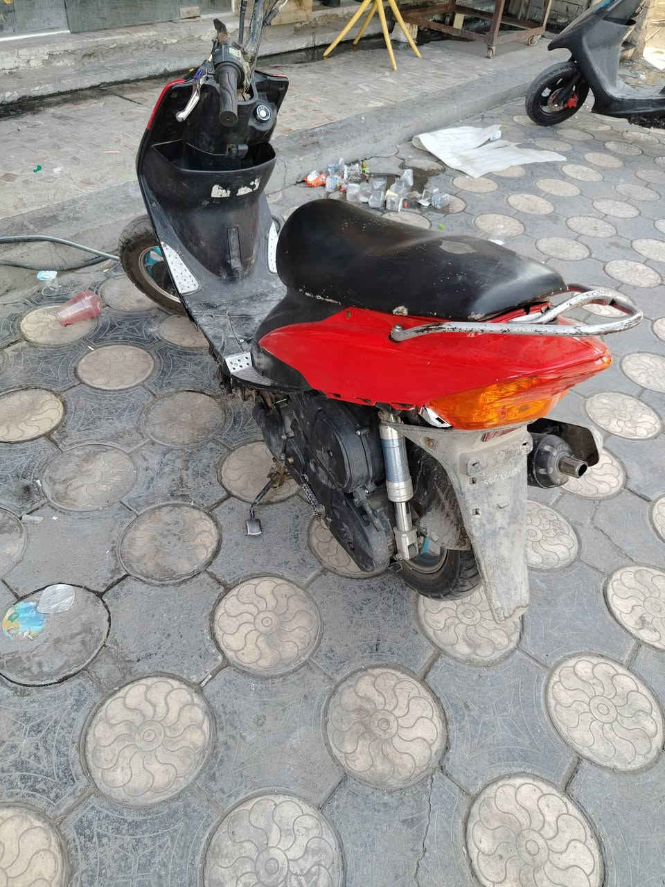 سلام عليكم دراجه ماكس عدله للبيع بوشه بلاديه بي المكينه هاون ما تنكض بيهى كلجات رياضيه الدراجه مال مطارح المكينه فول لا تنقيص ولا تبخير ولا صوت ولا اي شي مكاني بل مدينه الورفلي السعر 400 وبيهى مجال ***********
