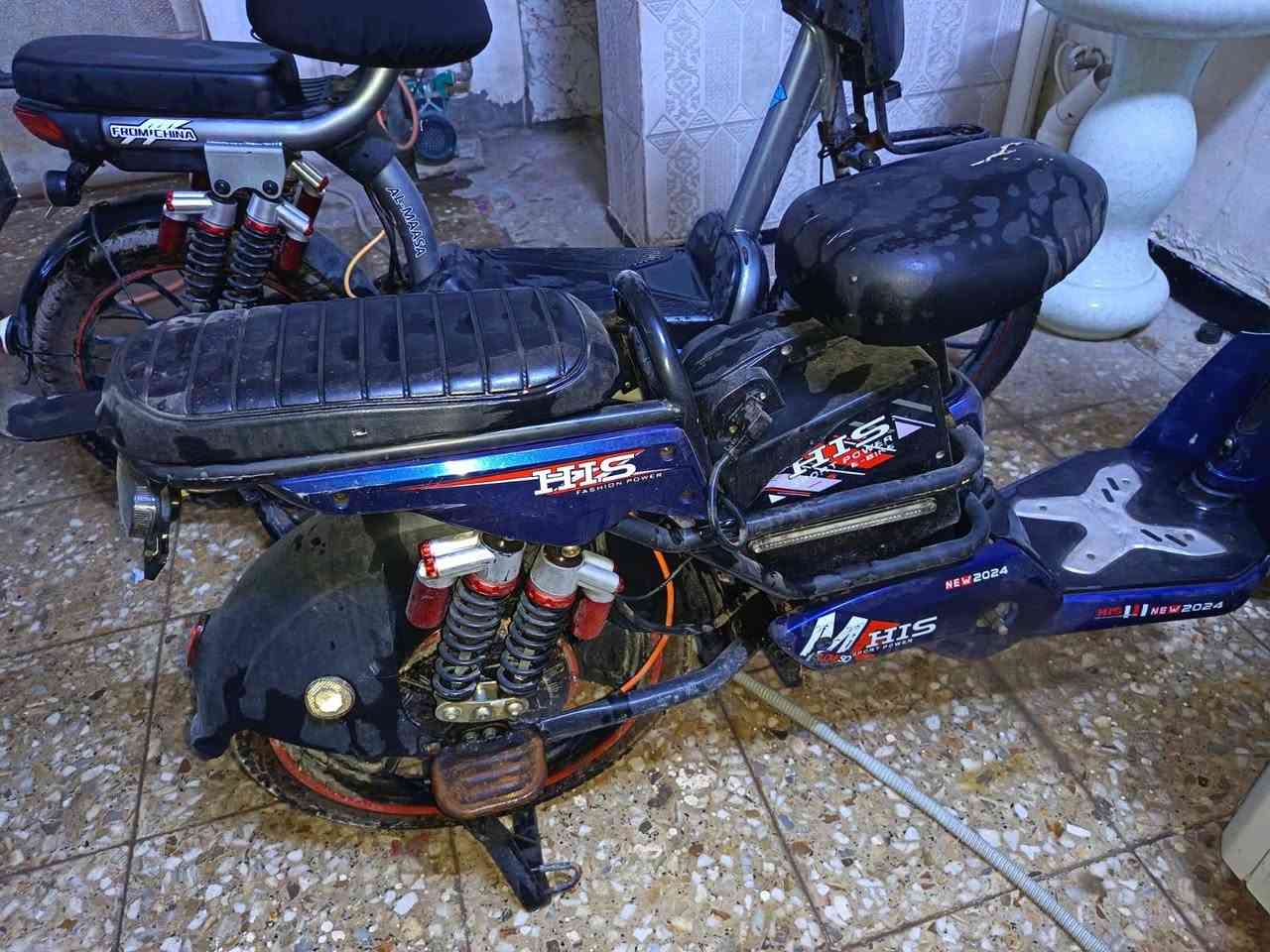 دراجتين شحن ٣٠٠ الف وحده بيها بطاريه والثانيه لا.  شغالات ونظيفات


**إذا كنت صاحب هذا الإعلان وتريد حذفه لأي سبب، رجاءا أرسل رسالة إلى الدعم الفني**