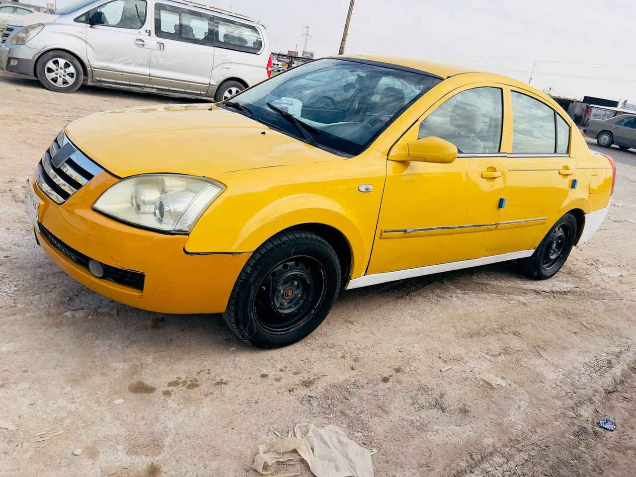 شيريa5 موديل 2011
محور كير ومكينه كامري 2000
سيارة جاهزة ونضيفه 
لا تنقيص لا تبخير ترايك وين ماتريد
راعيها يريد مداور 
ب28 وبيها مجال قليل .
 ***********
