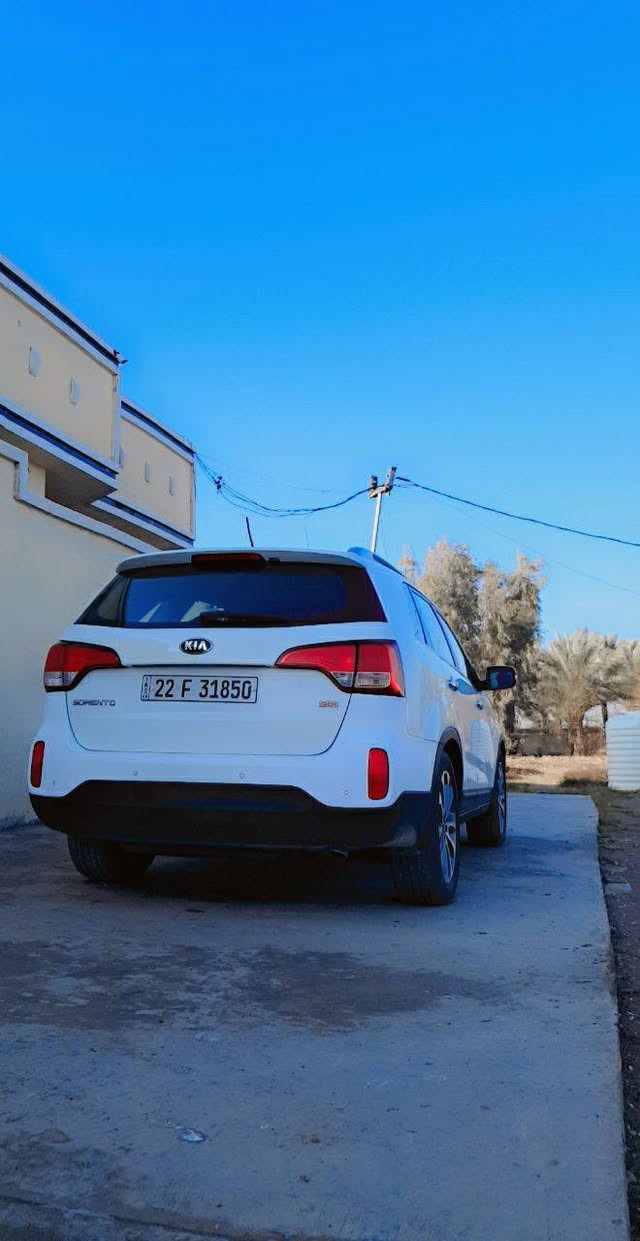 السلام عليكم سورنتو 2014 خليجي نص فول
السيارة كلين ماعده بارد كد شبر باب الصدر 
مكفولة من الفتح والتبديل والصبغ 
محرك GDI ٢٤٠٠ 
تحكمات ستيرن 
بصمة
مرايات كهربائية 
اشارات ترحيب بالبيبان 
مودات قيادة ٣ 
٧ راكب ٣ قطع تبريد 
رقم اربيل ب اسمي سنوية ماساقطة 
عنوان السيارة بغداد الشعلة 
للاستفسار ***********
