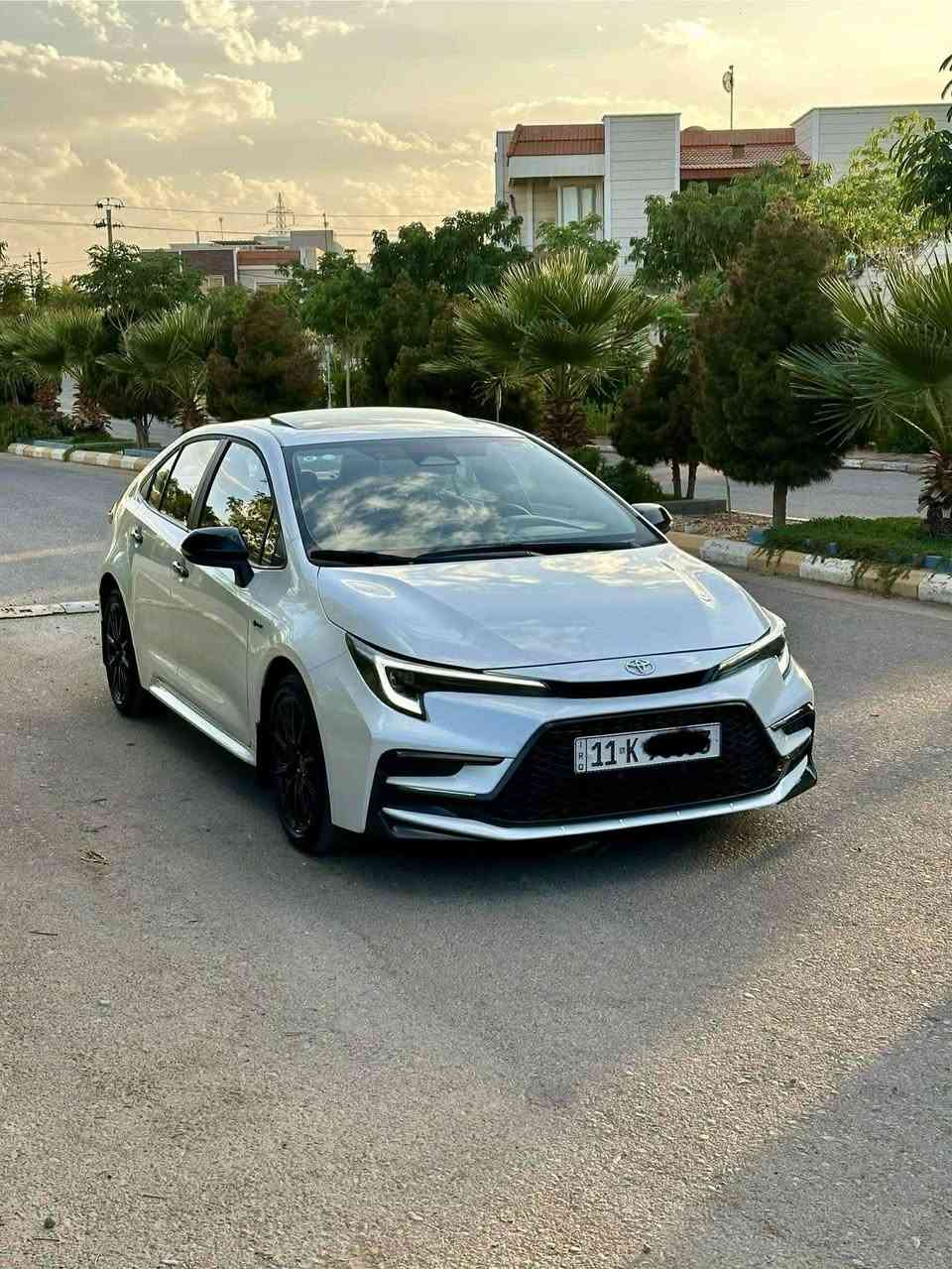 سلام عليكم
للبيع

نوع السيارة / كورلا هايبرد ❤️‍🔥 

موديل/2025

فئة بلاك توب 🖤 

فول مواصفات 

رقم بغداد 

صاير بي شخط بسيط 

شرط تحويل وكالة 

عنوان/ ديالى ـ خانقين 

***********
