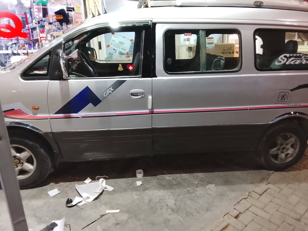 ستاركس 2001محدث 2007رقم بغداد كير خير من الله
محرك خير من الله صار 5تشهر شديتهن حاوية 
اكسل خير من الله 
باتري جديد 
سلف نكرة 
تخم تاير صار 3 اشهر  شديتهن جدد
قرفة حلوة 
مصبوقة حزام لجمالية فقط
باوير خير من الله 
مشط ستيرن خير من الله 
ضوة عالي ناصي 
دشبول نضيف 
صدر امامي 70بل 100
خلفي 85بل 100
تاخذ مصفر هيئة قرامات علية 
اسف على الئطاله
شرط تحويل مباشر
رقم الهاتف ***********

ابو معتز  السعر 65 بيه مجال 
ديالى حي النصر قرب المستشفى الجديد  سيارة مال جناي مو مال شقل شارع ما متعوبة بس مال بيت خالهة نفر واحد ما شايل بيهة من شارع
