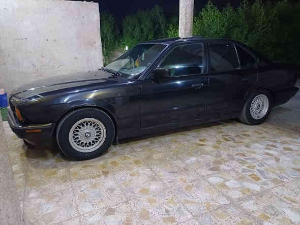 بي إم دبليو 525 موديل 1991 للبيع
• صبغ جمالية فقط
• فانوص مسكر
• تخم تأير جديد
• صدر، كير، مكينة كلهن كفالة
• ملضومة زنون
• رقم أربيل
• ويل خليه داخل ملكي
• السيارة نظيفة جداً وجاهزة للاستعمال

📩 💎 سعر 70 وبيه مجال مكاني بغداد 

رقم صـــاحب سيارة: ***********
