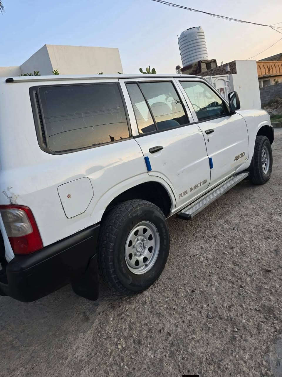 للبيع نيسان باترول مزايده بغداد قطعتين صبغ والباقي كفاله السعر 75......***********
