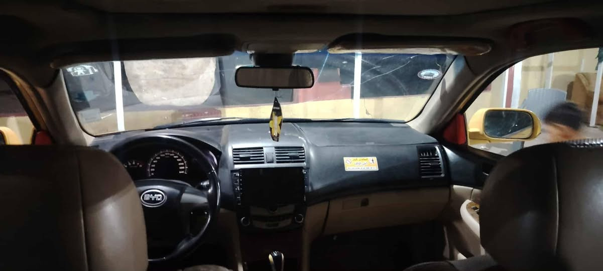 السلام عليكم بي وايدي رقم بغداد شرط اتحويل كير ومحرك شرط  كير عادي موديل 2011  السعر  28 وبيها مجال شي قليل***********
