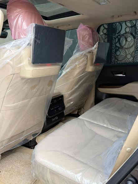 سلام عليكم لاندكروزر موديل 2024   ماشي 39 الف  مكفول كفاله عامه  مكفول بشرط الفحص مكاني البصرة   ***********8
***********
السعر 720  رقم اربيل بأسمي بغداد
