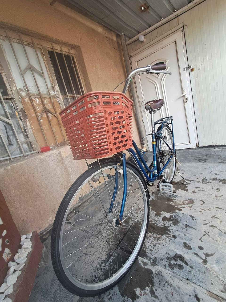 السلام عليكم ورحمه الله بايسكل بناتي حجم 27 نظيف بحساس بس وايره مقطوع والكشن شويه مشقوق ونظيف جدا جدا المكان الزعفرانيه قرب جامع الرشيد والسعر 100,000 وبي مجال للشراي للاتصال والاستفسار *********** وبي واتساب للشراء سهله ويدلل يجي ويشوف بعينه والويل الخلفي ما كاعد عدل ونضيف كلش
