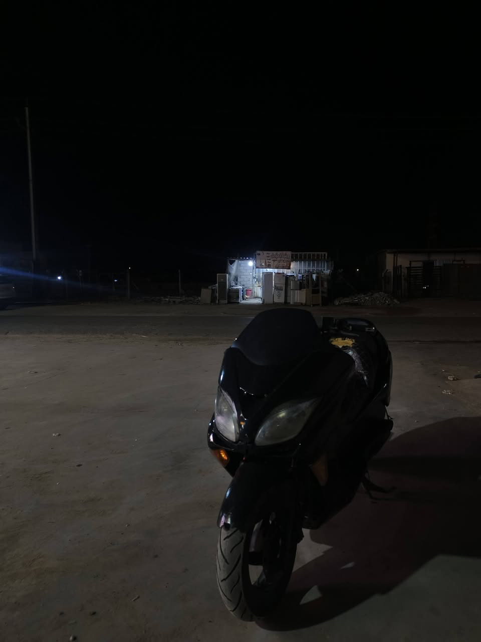 يالله سلام عليكم فورزه 08 للبيع دراجه جاهزه وكامله كهربائيات كله مكينه مبدل ولفات فقط معدل ١٤٠ زوج تايرات جدد باتري جديد منضومه هورنات ومنضومه زنون دراجه تخبل  سعر 650 وبيه مجال الاستفسار الاتصال ع رقم *********** بي واتساب
