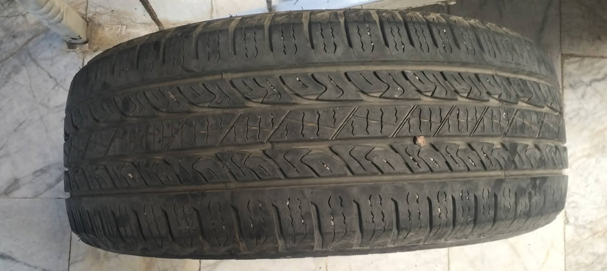 السلام عليكم عندي زوج تايرات اخو الجديد الي يفيدنه ينطيني بيهن سعر حجمهن 18هذا رقمي ***********2 بغداد
