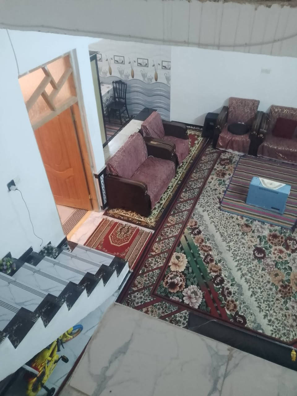 السلام عليكم بيت للبيع سكني زراعي منطقة الانتصار مقابيل مستشفى حماد شهاب
مساحة 150 متر 

يحتوي على غرفتين وصالة ومطبخ حار وبارد 

واستقبال وخدمات 

+ تبليط مجاري كهرباء ماء 

السعر 65 وبي مجال 

للاستفسار 

***********
