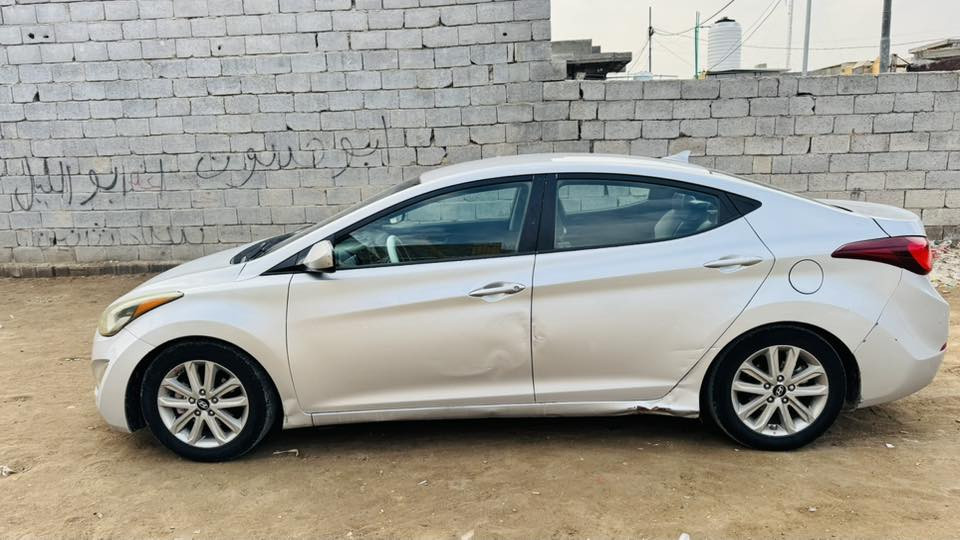 السلام عليكم
الانتره وارد امريكي 2015
مكينه وگير خير من الله بيه باب وجاملغ من جهت العبري مبدلات ونص من التكمه وبسمي السياره مكان السياره جبله 
سعر 100وبيه مجال بسيط رقم ***********
