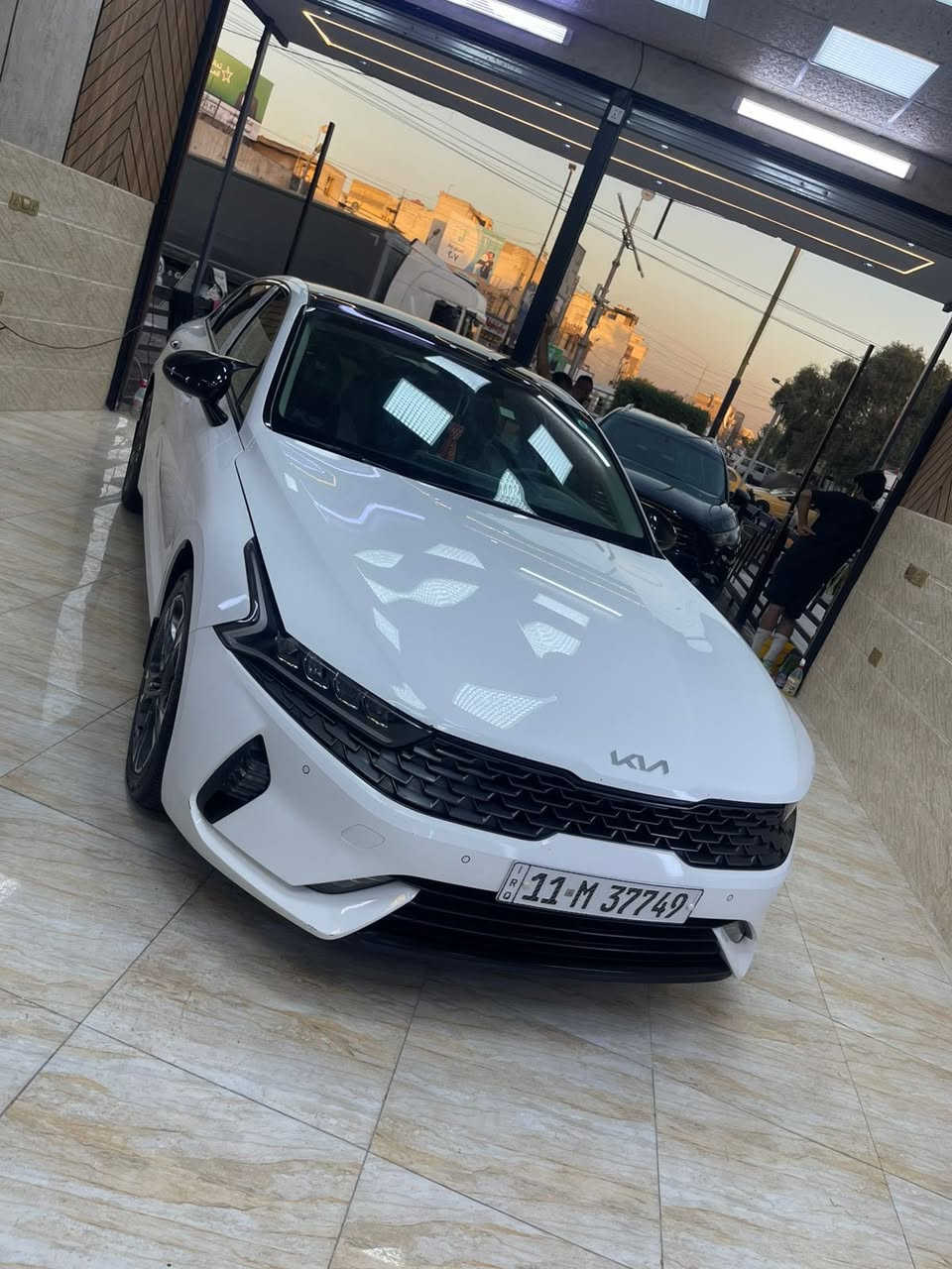 كي فايف موديل 2023 فول موصفات ماشيه 39 
سياره اخذته من الشركه زيرو على ايدي بيه بس هاي بل صوره 
والباقي كفاله عامه 
وتساب ***********
عنوان بغداد ابو غريب
