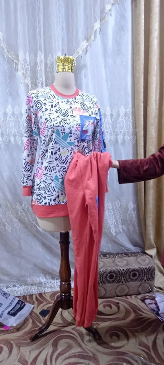 يالله خوان عندي ملابس جنت بيع بيهن ع بث صار عندي ضروف عزلت اريد بيعهن شلعه القطعه الف هاي صور نموذج عندي تراكات سويترات هوديات دهاديش مانتوات قطعه حله من قطعه لمهم بيع شلعه الله يرزق جميع مكاني هور. سعد تفيد جماعه لبث وتساب ***********
