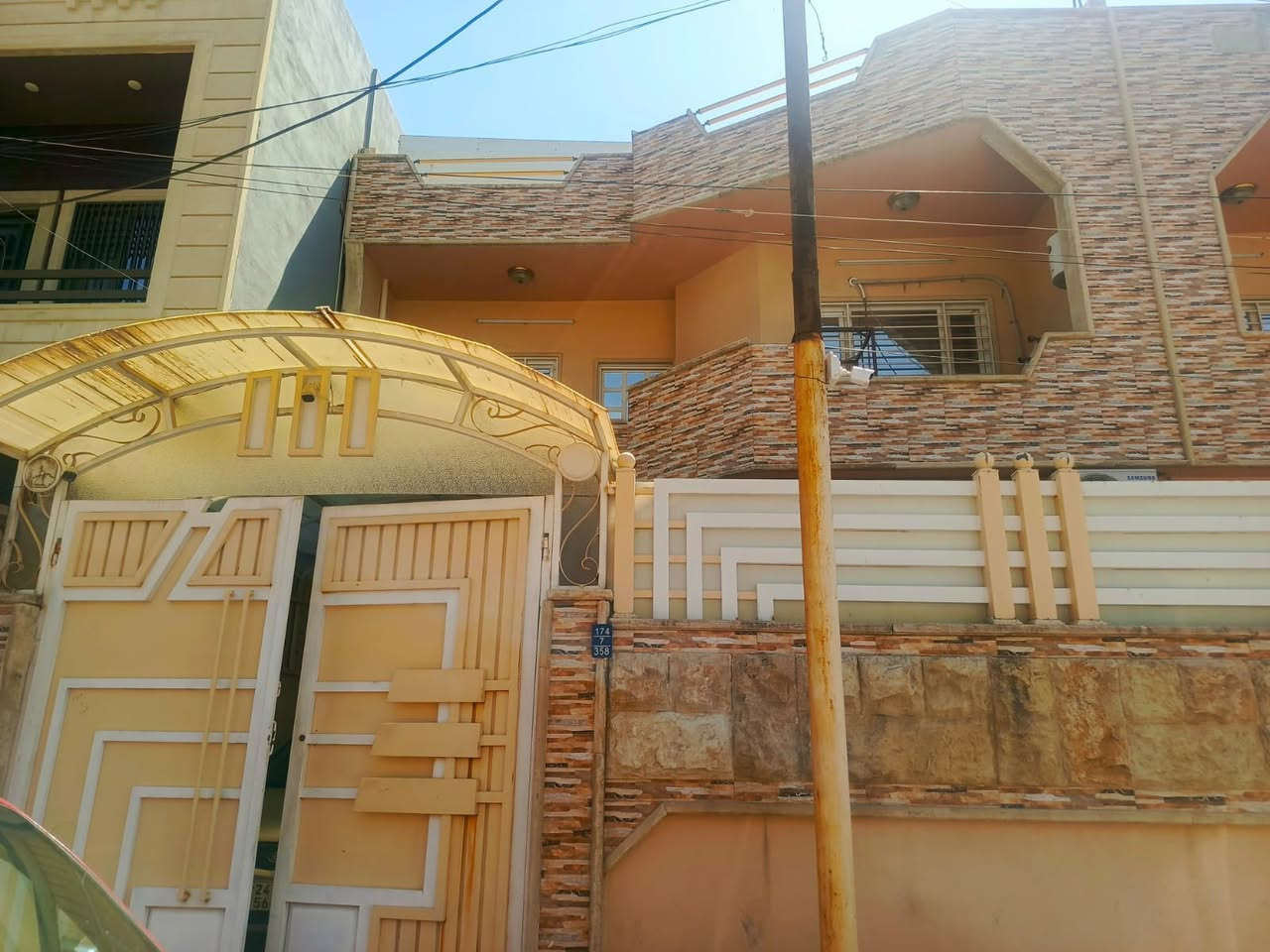 🏠دار للبيع مساحة 157 متر الواجهة 7.75 متر ✨

🛑طابقين بناء حديث 💠

1️⃣الطابق الاول : غرفة نومً  + هول + استقبال + مطبخ كراج + حديقة 🌳+ صحيات 🚾

2️⃣الطابق الثاني :  ثلاثة غرفة نوم + هول + بلكون + صحيات 🚾

📄سند سكني ملك صرف / شرط القرآر التمليك والتحويل

❌لانتعامل برفع سعر العقار عن سعرة الآصلي نجمع البايع بالمشتري مباشرتأ _ لا نوقف البيعة بخلاف عن الدالية

🛑موقع مميز جداً 💥

🔴سعر مناسب جداً ⚡️

🌍الموقع / الصديق الاولى قرب (( مرطبات البحرين )) 🇧🇭

🔴يقع على شارع تبليط 12 متر 🌀

للاستفسار

⏮️مراجعة مكتب العلاف لتجارة العقارات 🌟

أو الاتصال

☎️ أسيا ***********

أو

☎️ كورك ***********

⏪️مع العلاف للعقار استثمارك في آمان ⭐️

🌐عنوان المكتب / الموصل _ حي الزراعي قرب جسر السويس 🔥

📌نستقبل عقاراتكم وطلباتكم العقارية .
