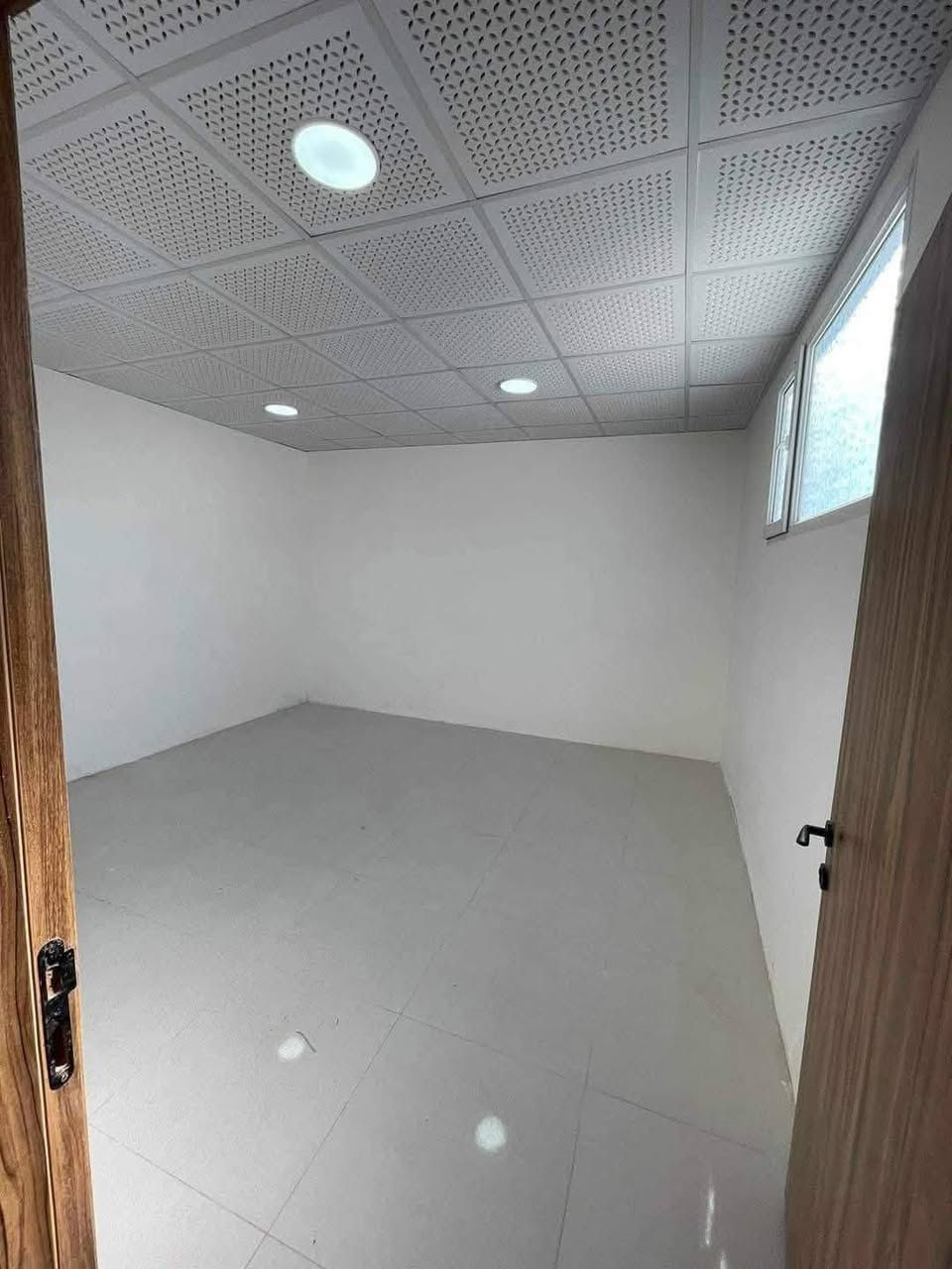 🔥 دار في مجمع الأميرات 2 السكني – جاهز للسكن فورًا! 
الواصل فقط 65 مليون
السعر الكلي 139 مليون
📉 القسط الشهري 300 ألف (للمصرف العقاري)

🏠دار 250 متر – موقع مميز داخل المجمع
بناء درجة أولى – تشطيب مرتب
طابقين | 3 غرف نوم | صالة | استقبال
🍽 مطبخ | 🚿 صحيات | 🚗 كراج | 🌿 حديقة
مناسب للسكن العائلي أو الاستثمار

⬇️تريد التفاصيل والصور؟
اكتب (تم) بالتعليقات ويوصلك كل شي فورًا 

📞 اتصال / واتساب: ***********
📞 اتصال: ***********
