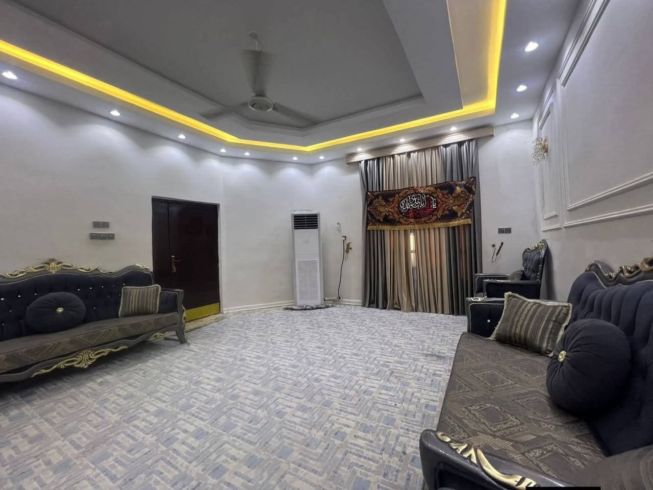 ♕بسم الله الرحمن الرحيم اللهم صلي على محمد وآل محمد ♕

🏠  : منزل للبيع طابقين

🌐  : الموقع حي العسكري 

🕌  : مقابيل جامع الامام علي ( عليه السلام) 

📐  : المساحة  250 متر 

🏗  :  البناء جديد كونكريت 
ــــــــــــــــــــــــــــــــــــــــــــــــــــــــــــــــــــــــــــــــــــــ
//////////   تفاصيل اكثر  //////////

الطابق الاول 

غرفه نوم عدد 2 +  صاله  + استقبال + مطبخ 

+ صحيات داخليه وخارجية  + كراج 
ــــــــــــــــــــــــــــــــــــــــــــــــــــــــــــــــــــــــــــــــــــــــ

الطابق الثاني 

غرفه نوم عدد 2  +  صاله  + صحيات 
ـــــــــــــــــــــــــــــــــــــــــــــــــــــــــــــــــــــــــــــــــــــــــ

💵  :  سعر مناسب جداً 

📲  :  الاستفسار اكثر الاتصال على الرقم 

📞  :  ‏‪0788 251 8491‬‏   واتساب 

✨  لــن تـکون وحـيداً ابـداً مع  الــ مهيمن  للعـقار  ✨

#المعرفة_السعر_علق_بكلمة_المهيمن
