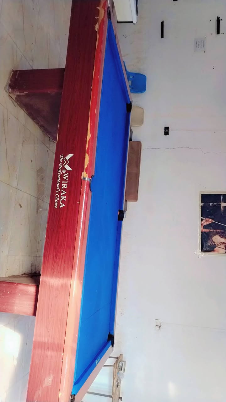 ميز وريكه للبيع  فراش وكشنات جدد اقل شهر مبدليهن    مناسب  استفسار
***********  مكان ديوانيه
