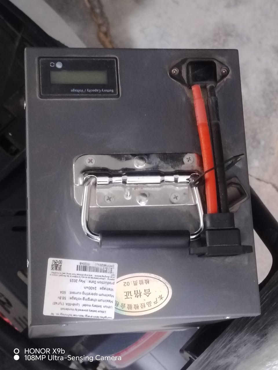 للبيع مطور شحن كهربائي (بطارية ليثيوم) 🔴
⚡ مطور شحن كهربائي نظيف وقليل الاستعمال
🧼 حالته ممتازة وجاهز للشغل فورًا
🚦 مناسب للتوصيل والمشاوير اليومية
🛵 مشي ثابت وناعم وما بيه أي مشاكل
✨ المواصفات:
🔋 البطارية: ليثيوم أصلية
⚡ الشحن: سريع واقتصادي
📏 يمشي بالشحنة: ( 70 إلى 80 ) كم
🔌 زمن الشحن: ( 5 ) ساعات
📅 الموديل: ( 2025)
🛠️ الحالة: ممتازة / كلشي شغال 100٪
👤 الاستعمال: خفيف
🧰 ما يحتاج تصليح نهائيًا
📍 الفحص والمعاينة موجود
💰 السعر: ( 750) 
📩 التواصل ***********
