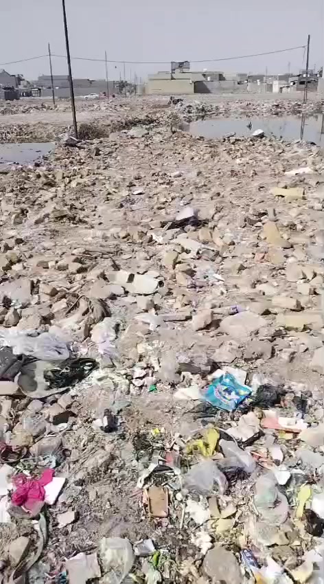 قطعة أرض 200 متر في خضراء الدسيم نهاية سياج محطة الكهرباء اول فرع قرب سجاد ابو المولد سعره 17 مليون وبيه مجال  الاتصال على الرقم ***********
