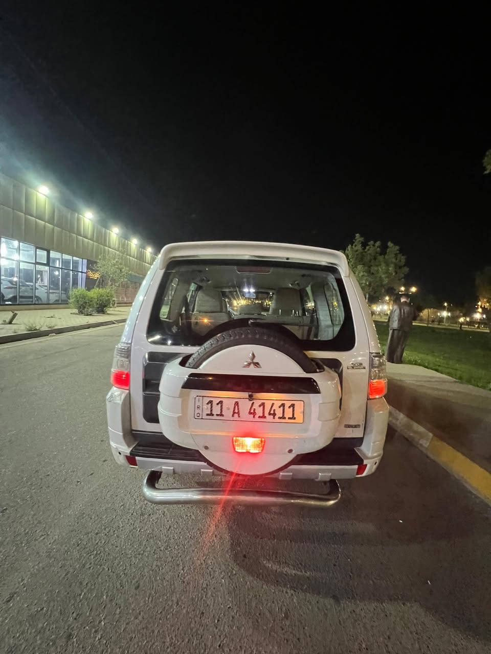 السلام عليكم 
للبيع باجيرو كويتي 2010
محرك 3500 ستة سلندر سبعة راكب
تبريد 3 قطع تبريد جيد مري شفط وتخم تاير جديد
رقم بغداد الإنكليزي الجديد بأسمي
بيها صبغ 3 قطع فقط
السعر 125 وبيها مجال بسيط
للأستفسار أكثر الاتصال ع هذا الرقم
***********
