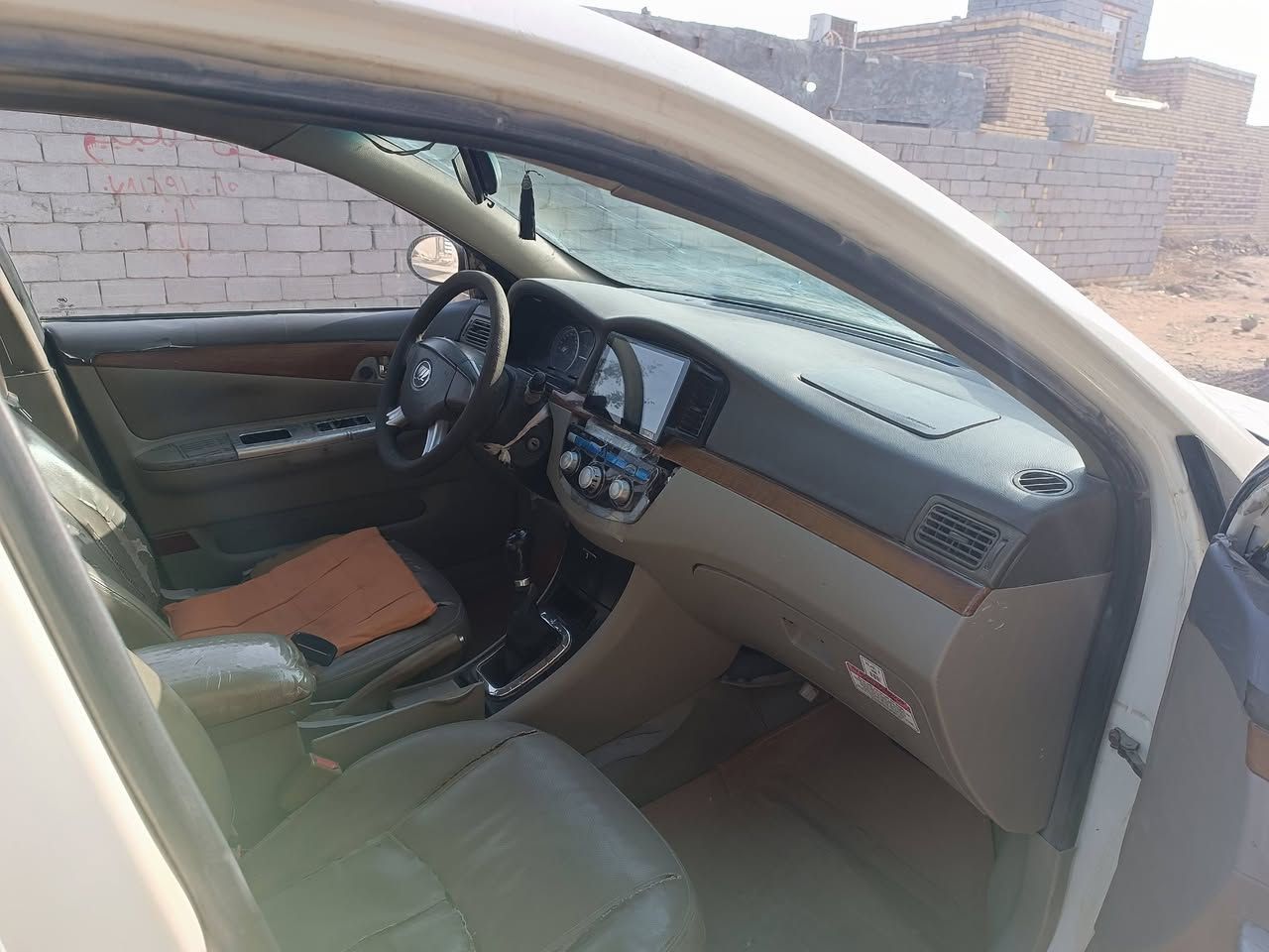 سلام عليكم سياره للبيع ليفان 620 موديل 13رقم نكليزي  متوزي ع بيعه سياره بسمي السعر 42  ***********
