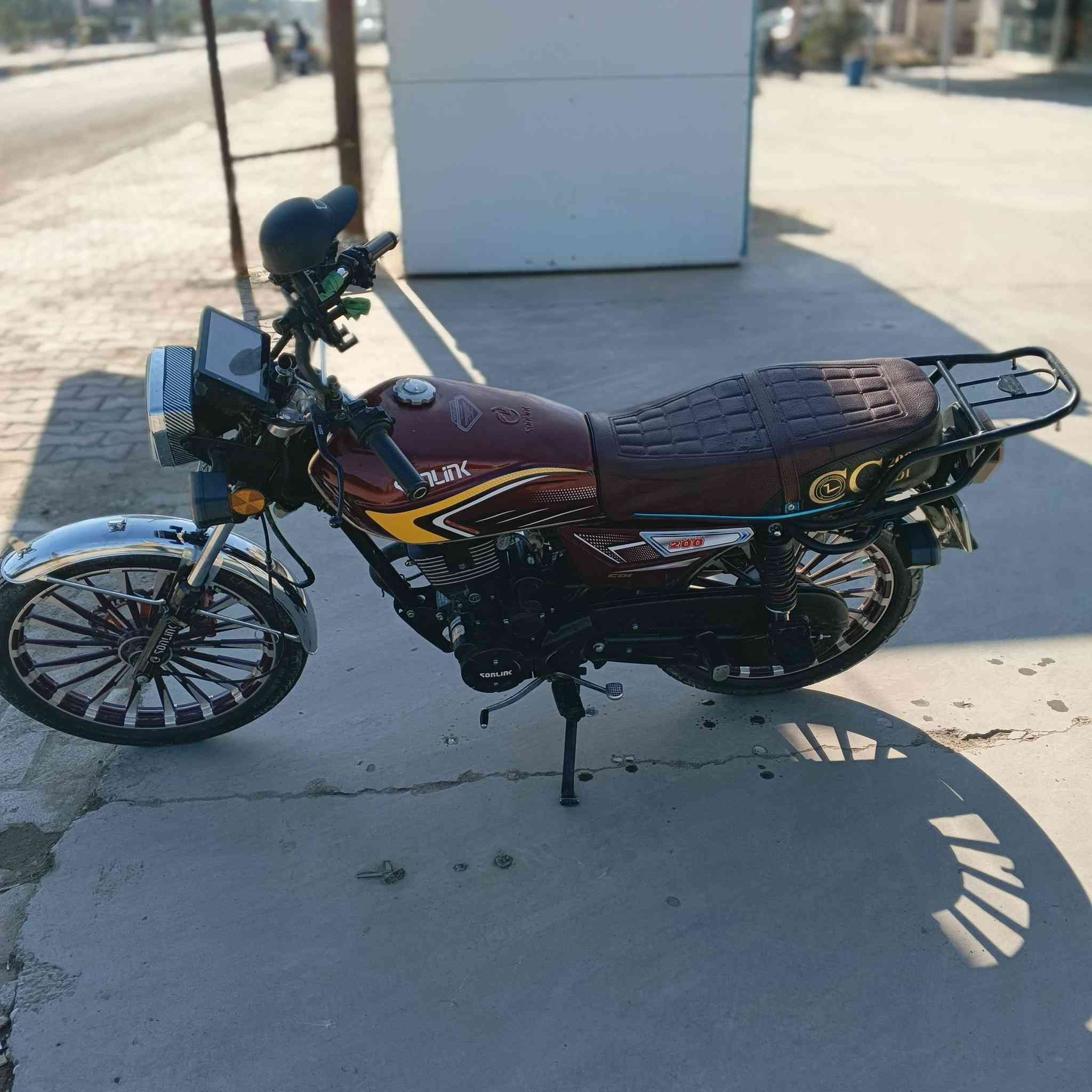 السلام عليكم دراجة للبيع دراجة حلوة موديل 25 ما بيهة اي نقص شاشة كلة شغال المكينة ما  ممدودة عليهة سبانة الدراجة خمسة كير الدراجة جديدة أوراق كاملة الدراجة مكينة 200   السعر 800 وبيهة مجال العنوان ديالى خان بني سعد الرقم ***********
